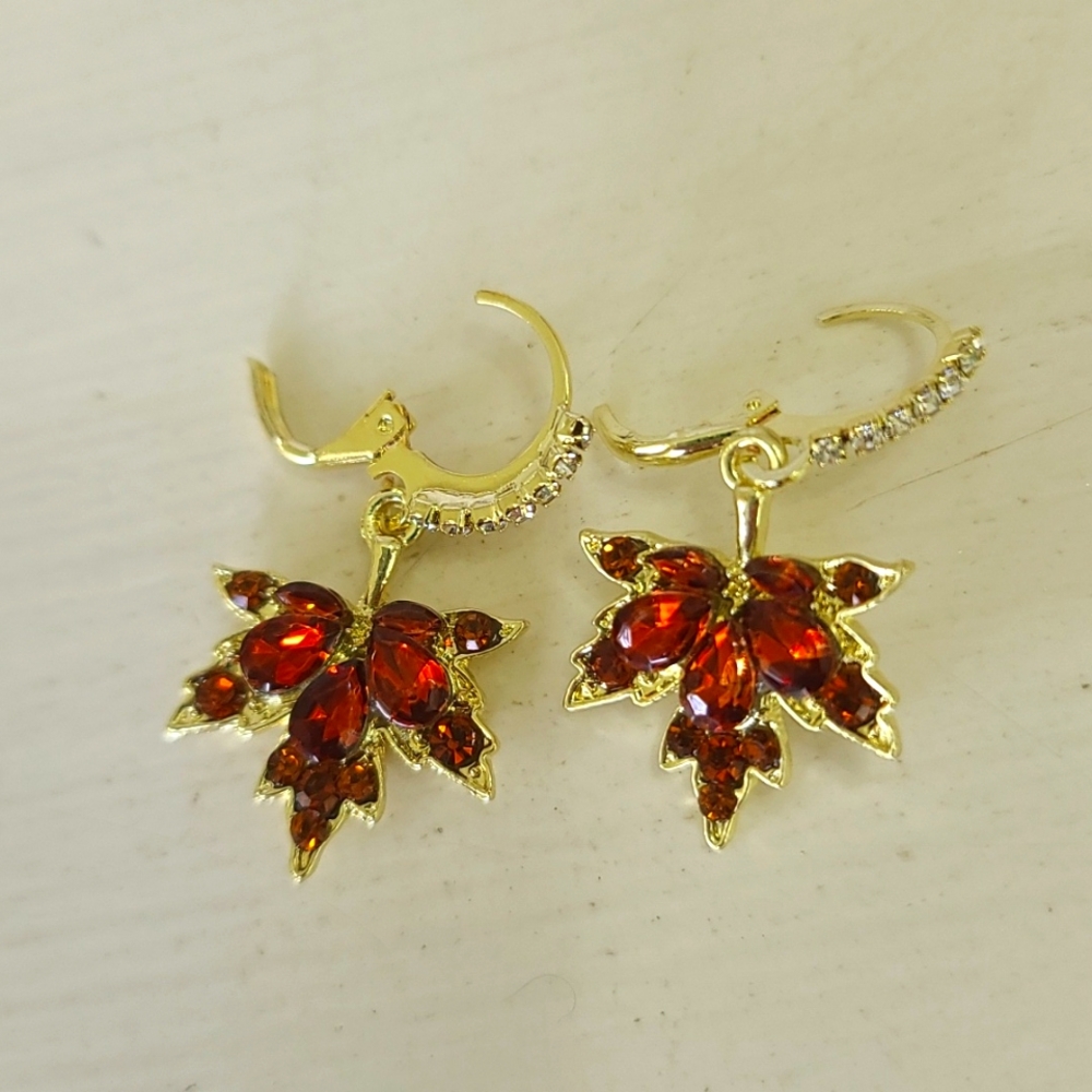Maple leaf earrings - 2 tone rhinestones & goldtone dangle earrings NWT